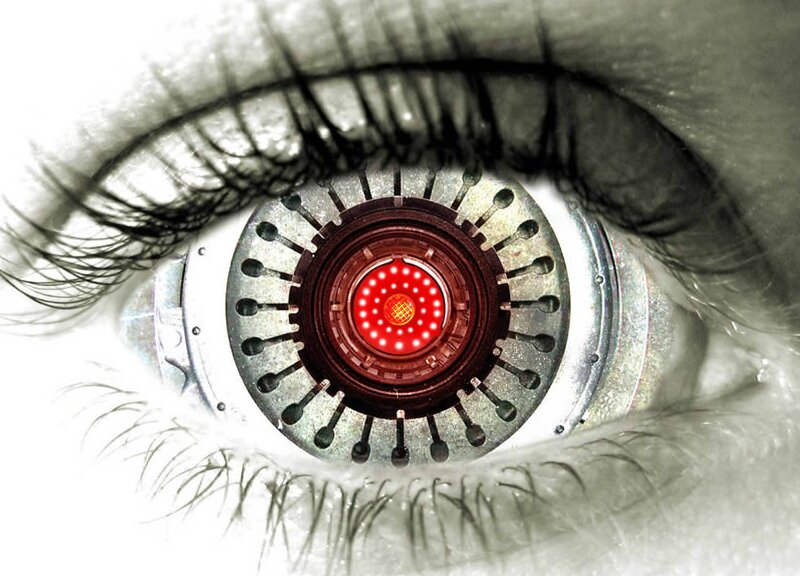 Слепой американец начал снова видеть через роботический глаз
